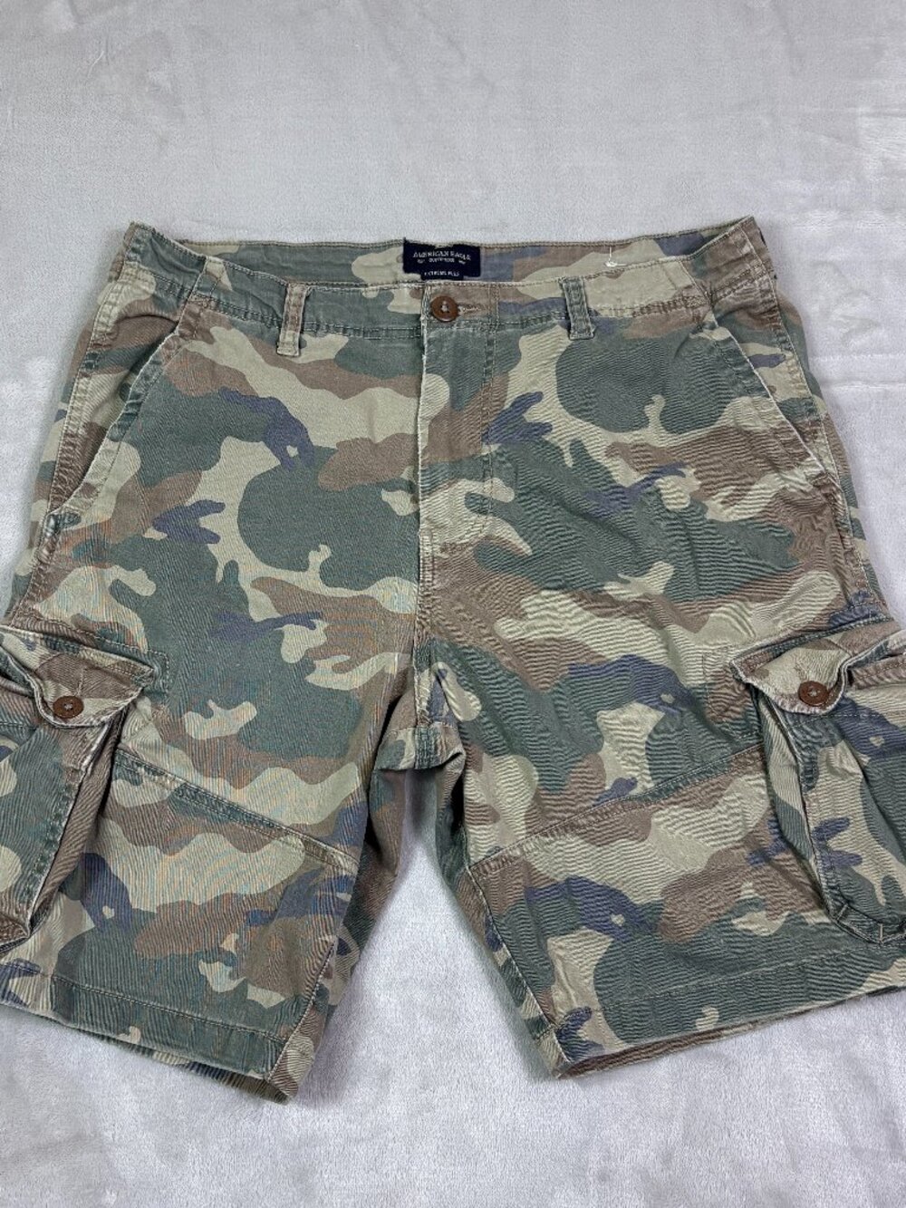 Levi Strauss & Co Cargo Shorts Mens 36 Green Camo Canvas 10 Inseam